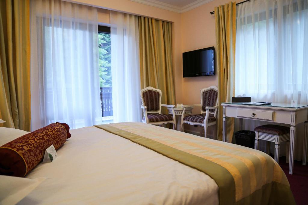 Hotel Foisorul Cu Flori Sinaia Exterior photo