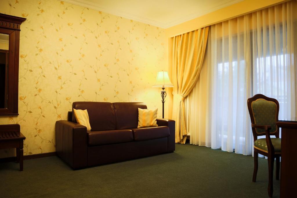 Hotel Foisorul Cu Flori Sinaia Exterior photo